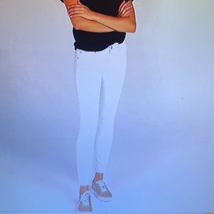 Articles of Society Women’s white skinny jeans size 29